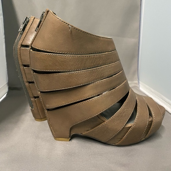 Ash Platform Lotus Size 9 Tan Leather - Picture 4 of 13